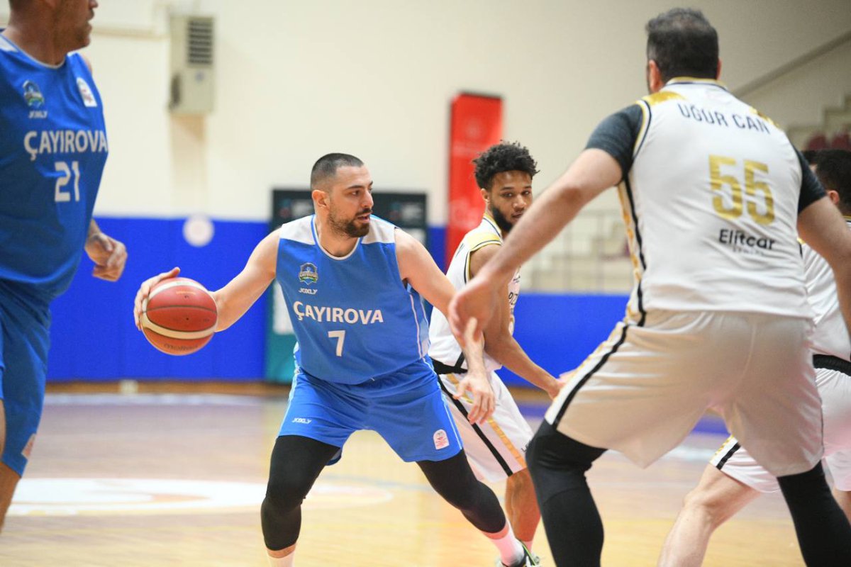 Çayırova Belediyesi, PizzaBulls CO Basket’i mağlup etti