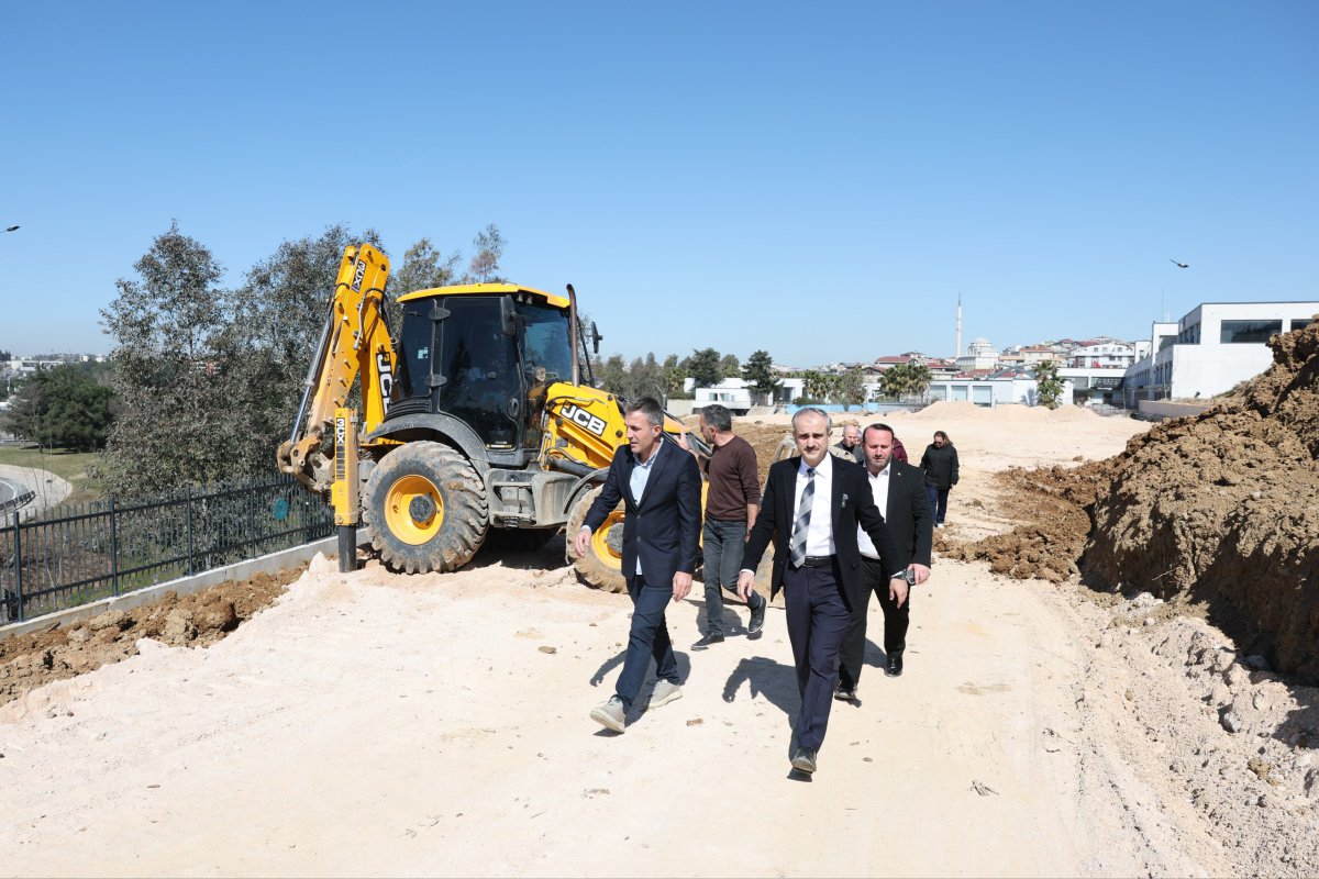 Çiftçi, Kent Park ve Fatih Sultan Mehmet Parkı'ndaki revizyon çalışmalarını inceledi   