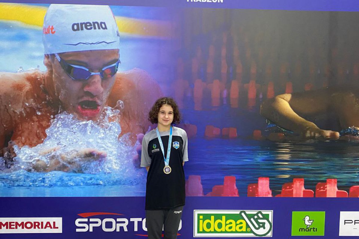 Çayırovalı yüzücüden 4 madalya birden