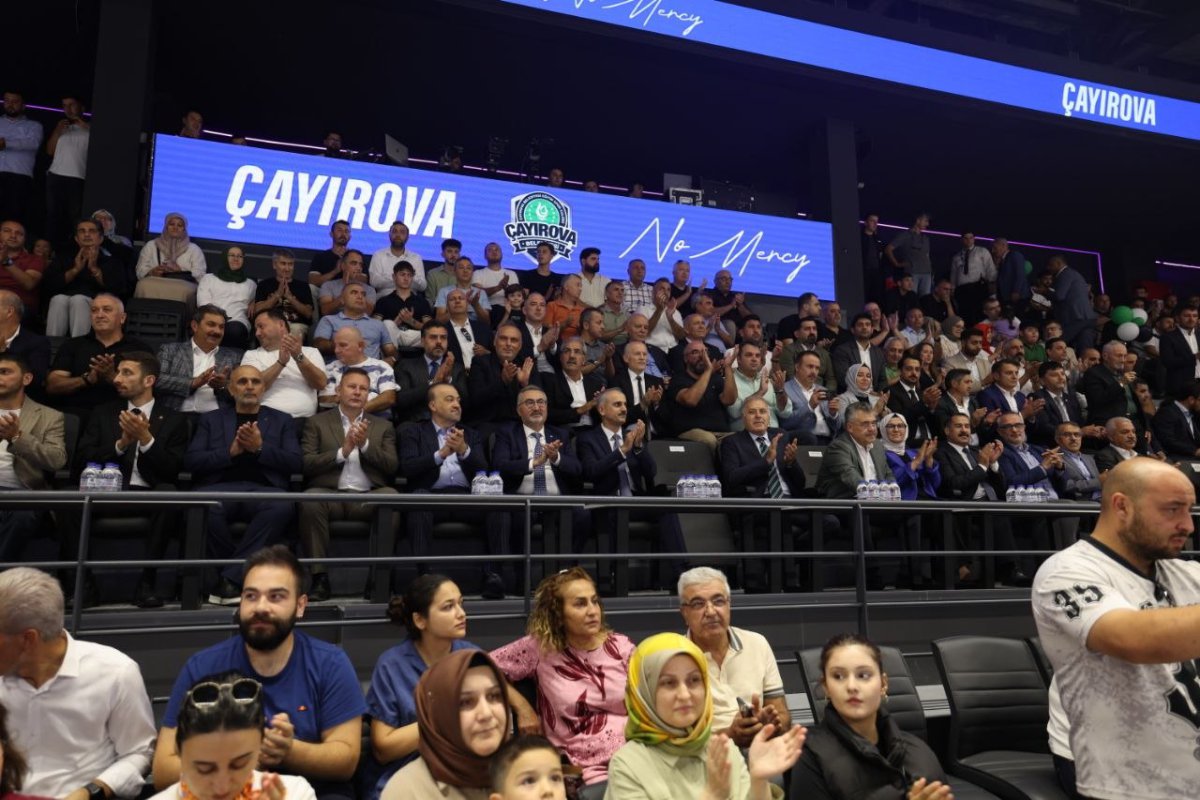  Çayırova Belediyesi Spor Kompleksi görkemli bir törenle açıldı