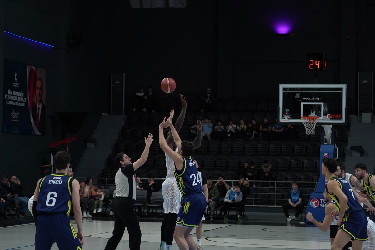 Çayırova Belediyesi, Fenerbahçe Koleji’ni mağlup etti