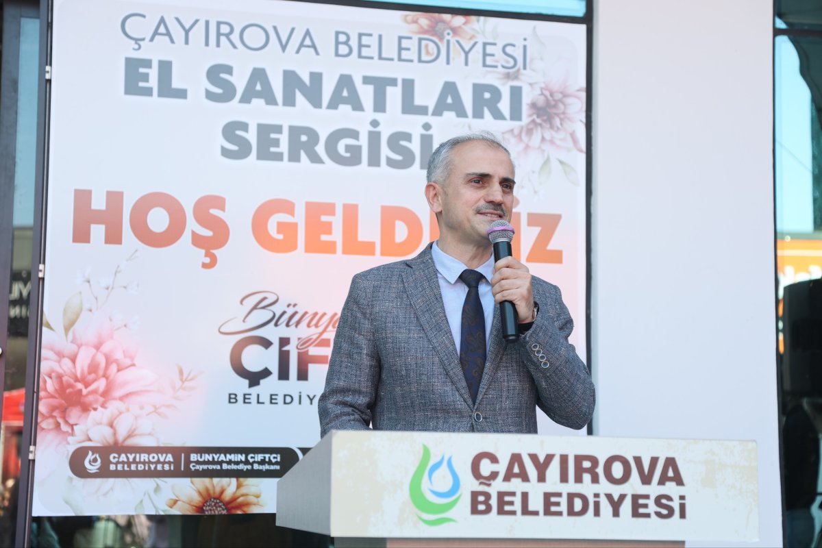Çayırova’da ‘El Sanatları Sergisi’nin kurdelesi kesildi