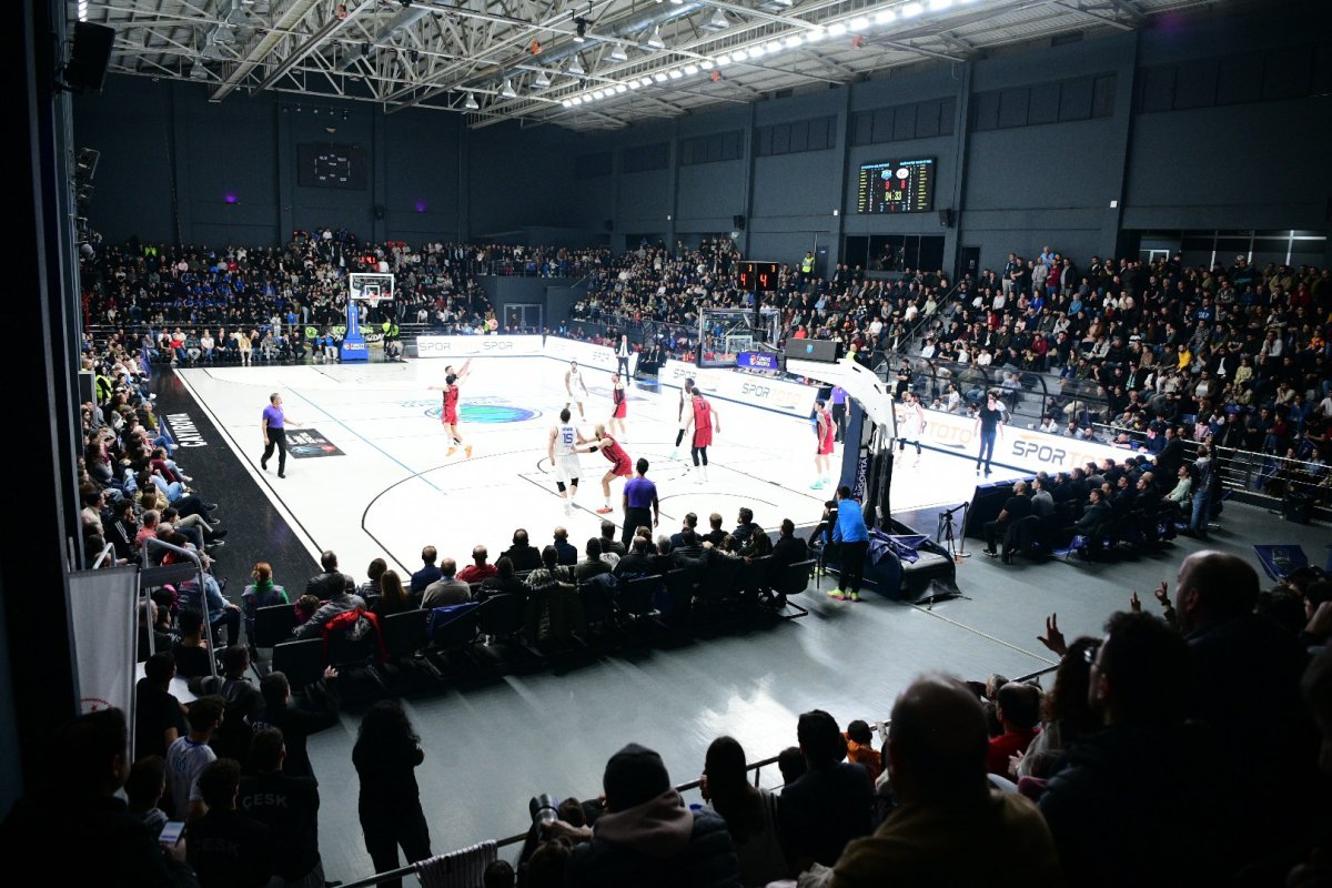  Çayırova Belediyesi, son saniye basketiyle liderliği aldı