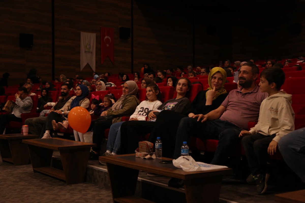 Çayırovalı minikler, vantrolog etkinliğinde eğlendi