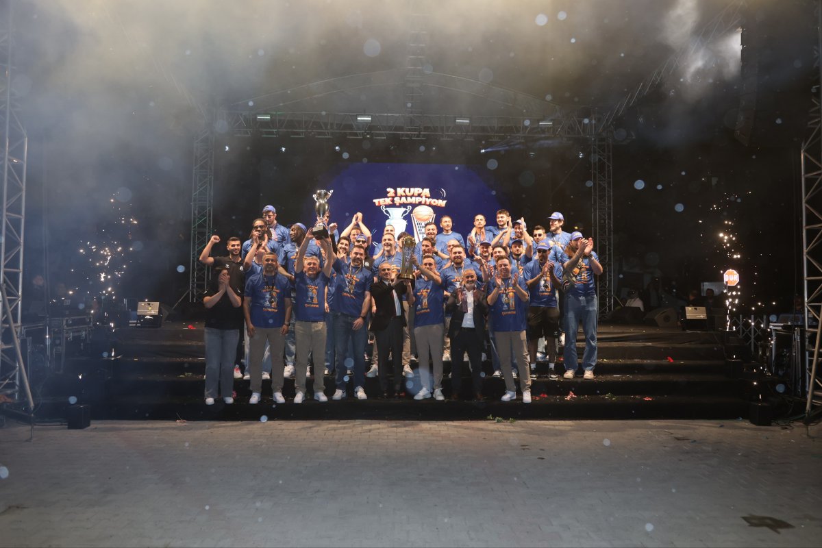 Şampiyon takım, şampiyon taraftarıyla buluştu