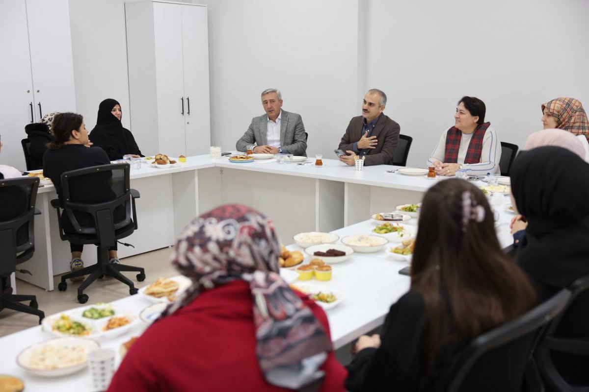 Başkan Çiftçi, Şekerpınar’daki kursiyerlerle bir araya geldi