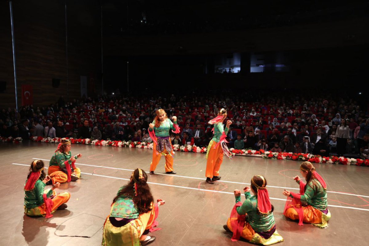 Çayırovalı özel bireyler büyük alkış aldı