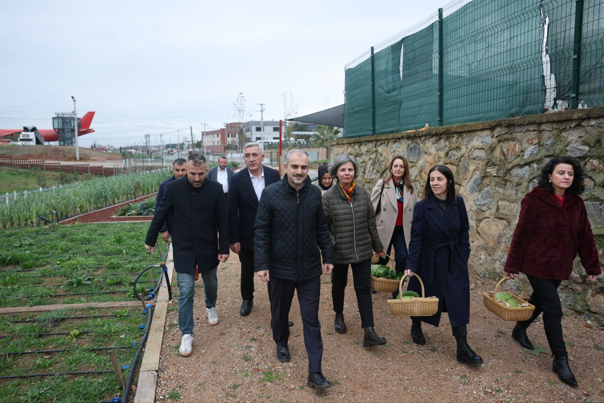  Bahçem Çayırova'da 'Toprak ve Sanat' atölyesi etkinliği gerçekleştirildi