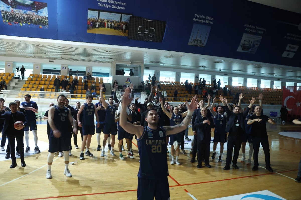 Türkiye Basketbol Ligi’nde şampiyon Çayırova Belediyesi!