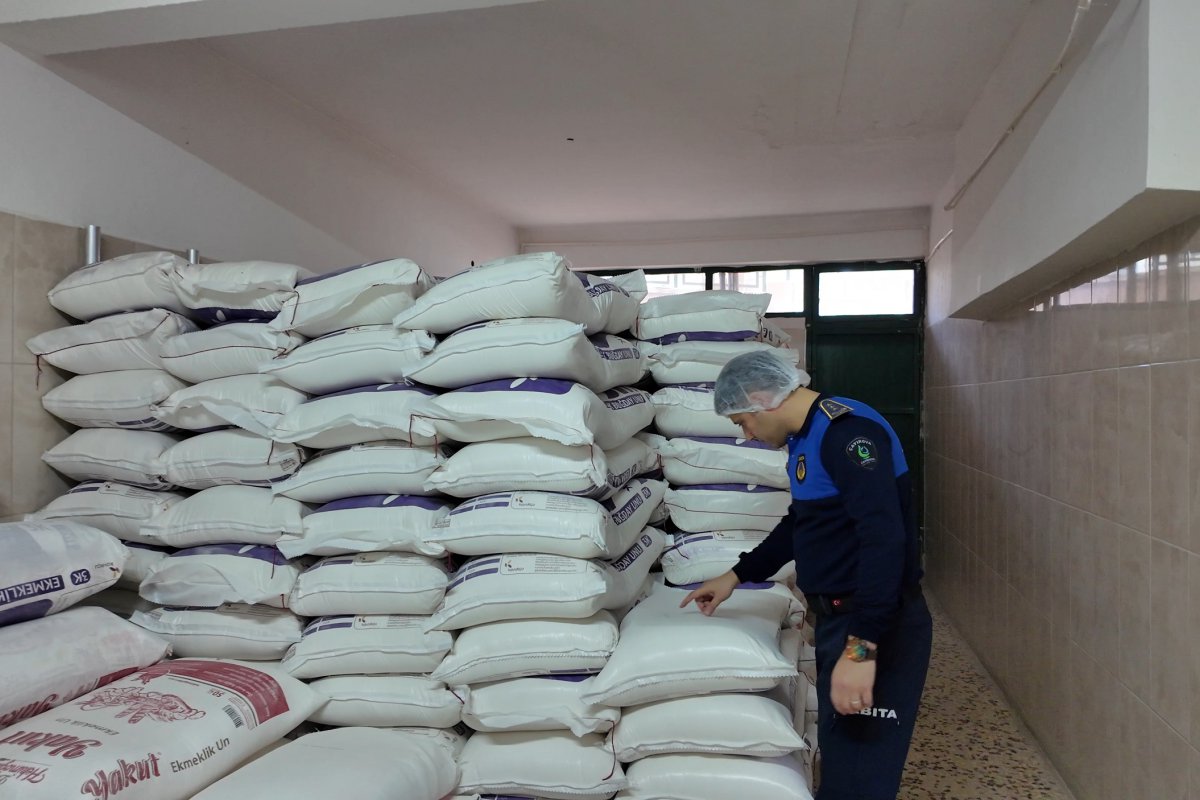 Çayırova Zabıtası’ndan Ramazan öncesi fırın ve market denetimi