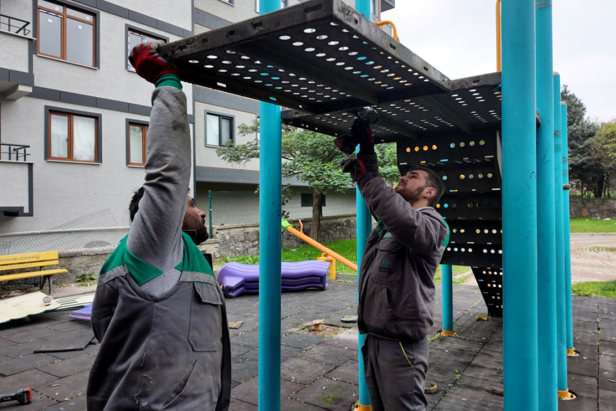 Çayırova’da iki park daha yenileniyor