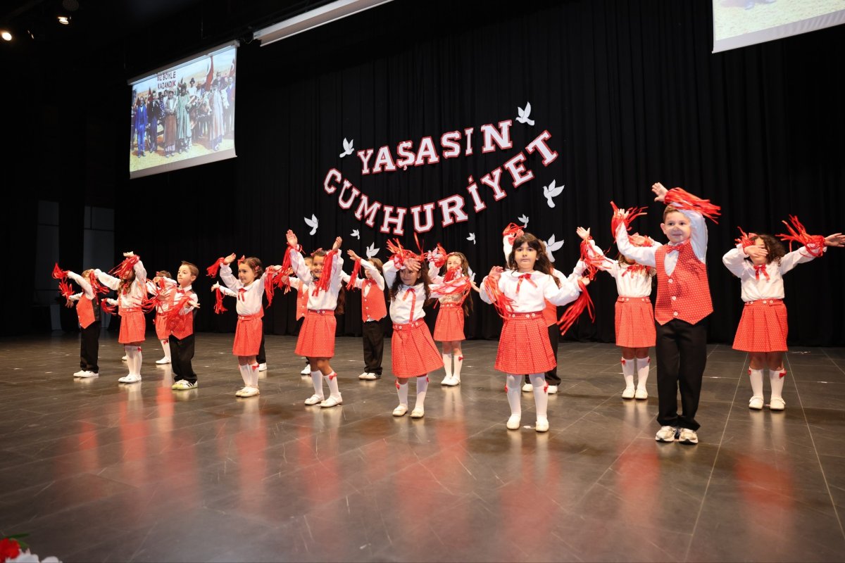 Çocuk kulüplerinde 29 Ekim Cumhuriyet Bayramı coşkusu