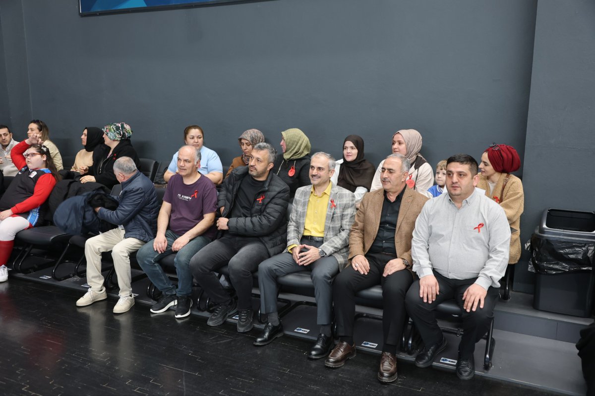 Özel çocuklar, Çayırova’nın dev adamlarıyla bir arada