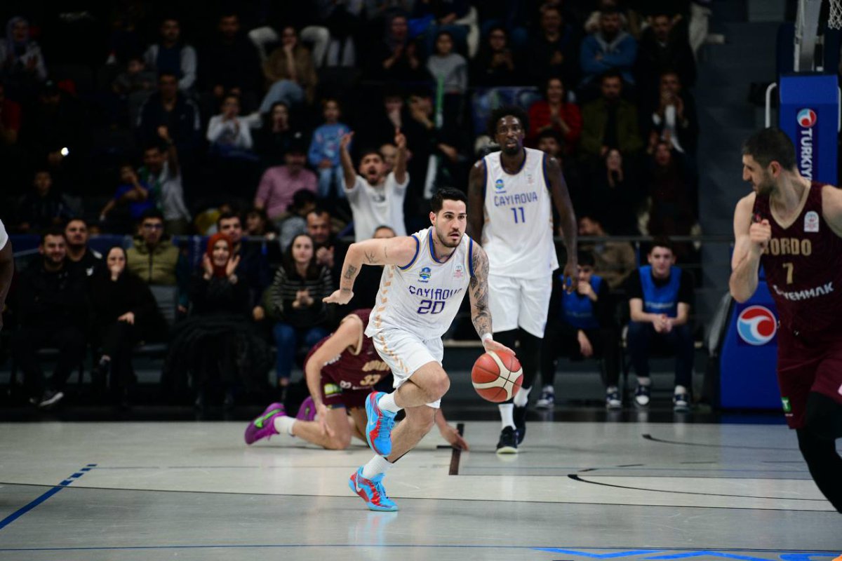 Nefes kesen maçta kazanan Çayırova Belediyesi