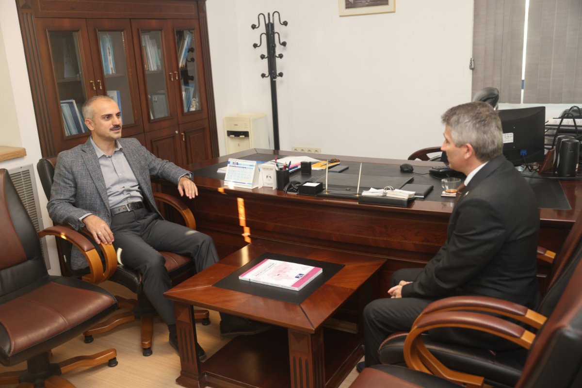 Çiftçi, mesai arkadaşlarına kolaylıklar diledi