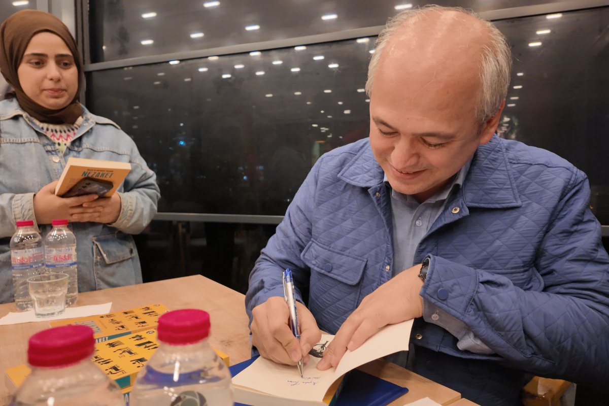 Kitap Günleri’nin ilk söyleşisi Akse Kitap Kahve’de