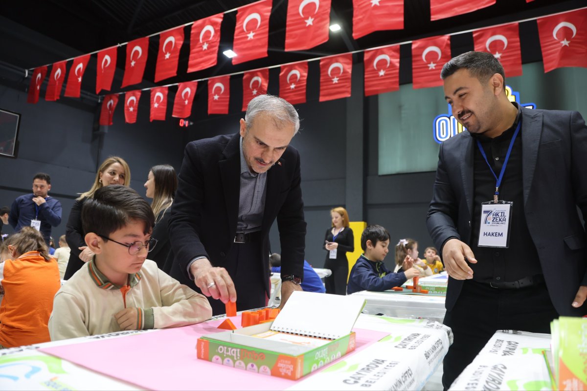 Çayırovalı öğrenciler, akıl ve zeka oyunlarında ter döküyor