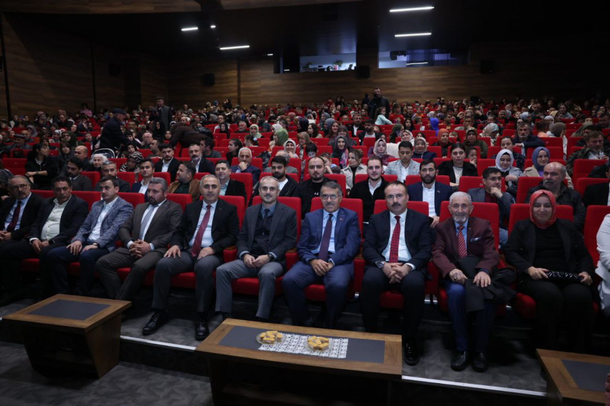 Çayırovalı özel bireyler büyük alkış aldı