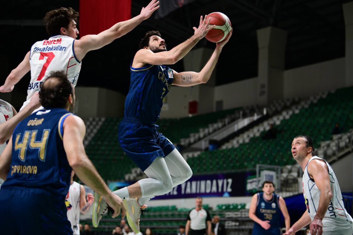 Çayırova Belediyesi, Finalspor’u yendi liderliğini sürdürdü