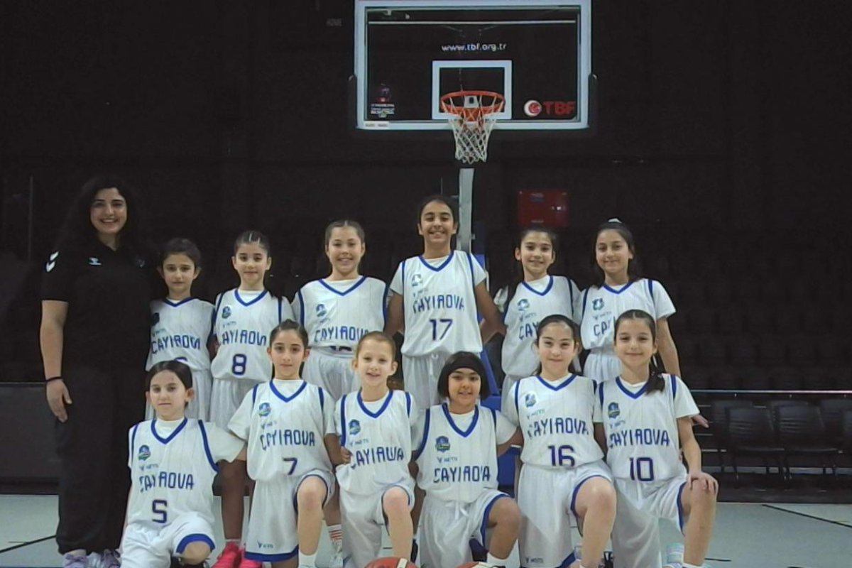 Çayırova’nın minik basketbolcuları şampiyon oldu