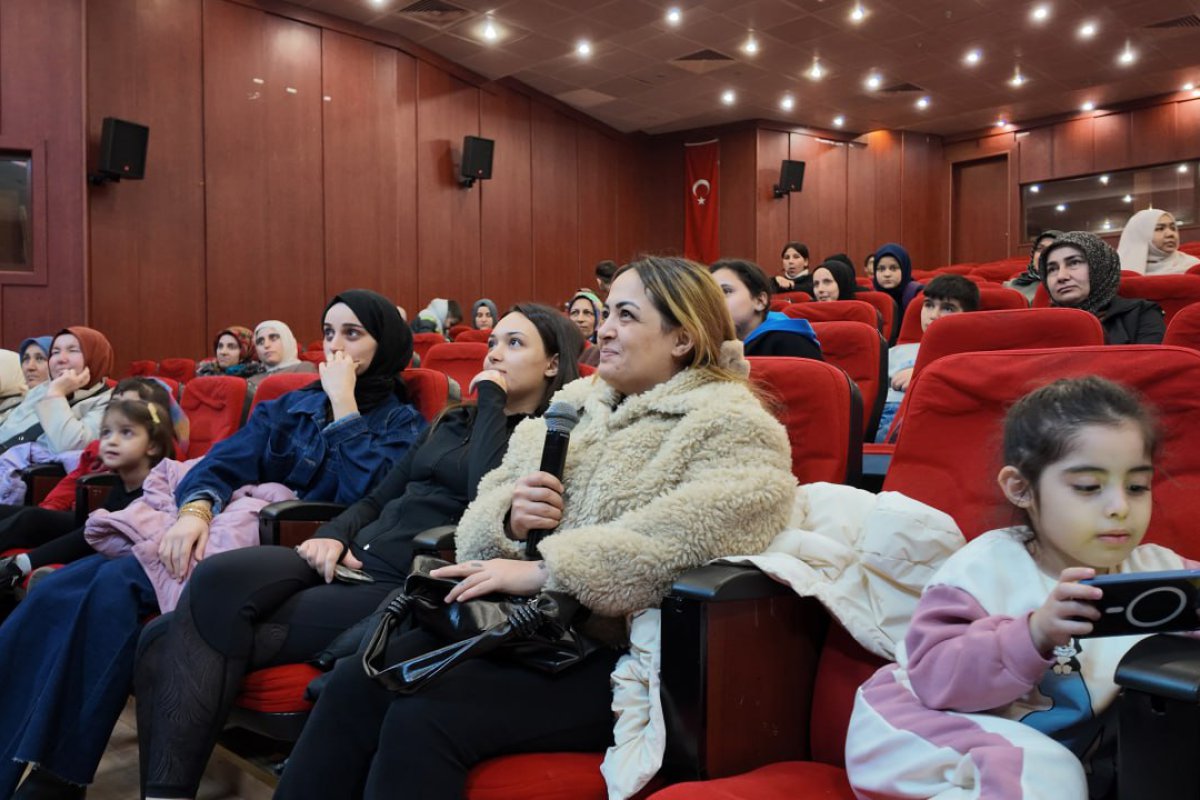 Bilgi evi öğrencileri ve velileri akran zorbalığına karşı bilinçlendi