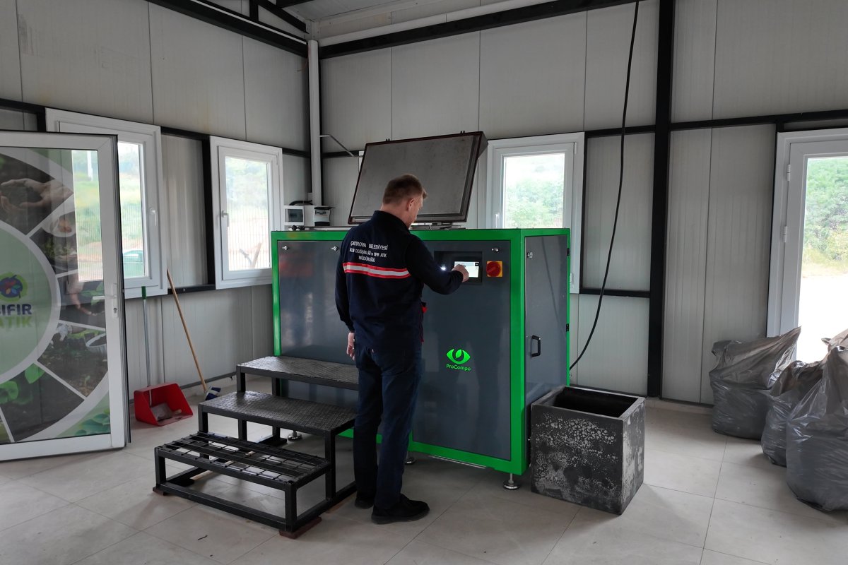 Kompost Üretim Tesisi, toprağa can oluyor