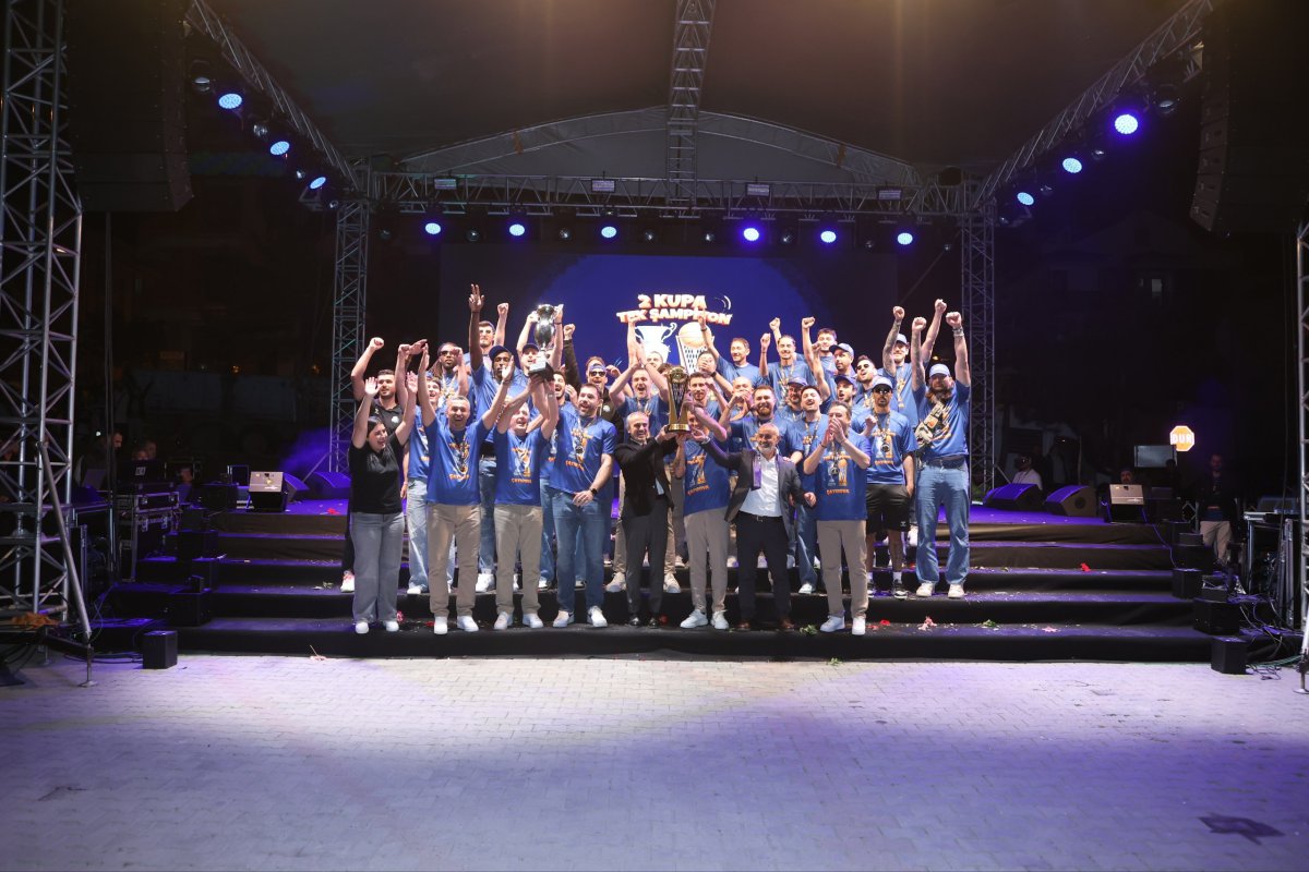 Şampiyon takım, şampiyon taraftarıyla buluştu