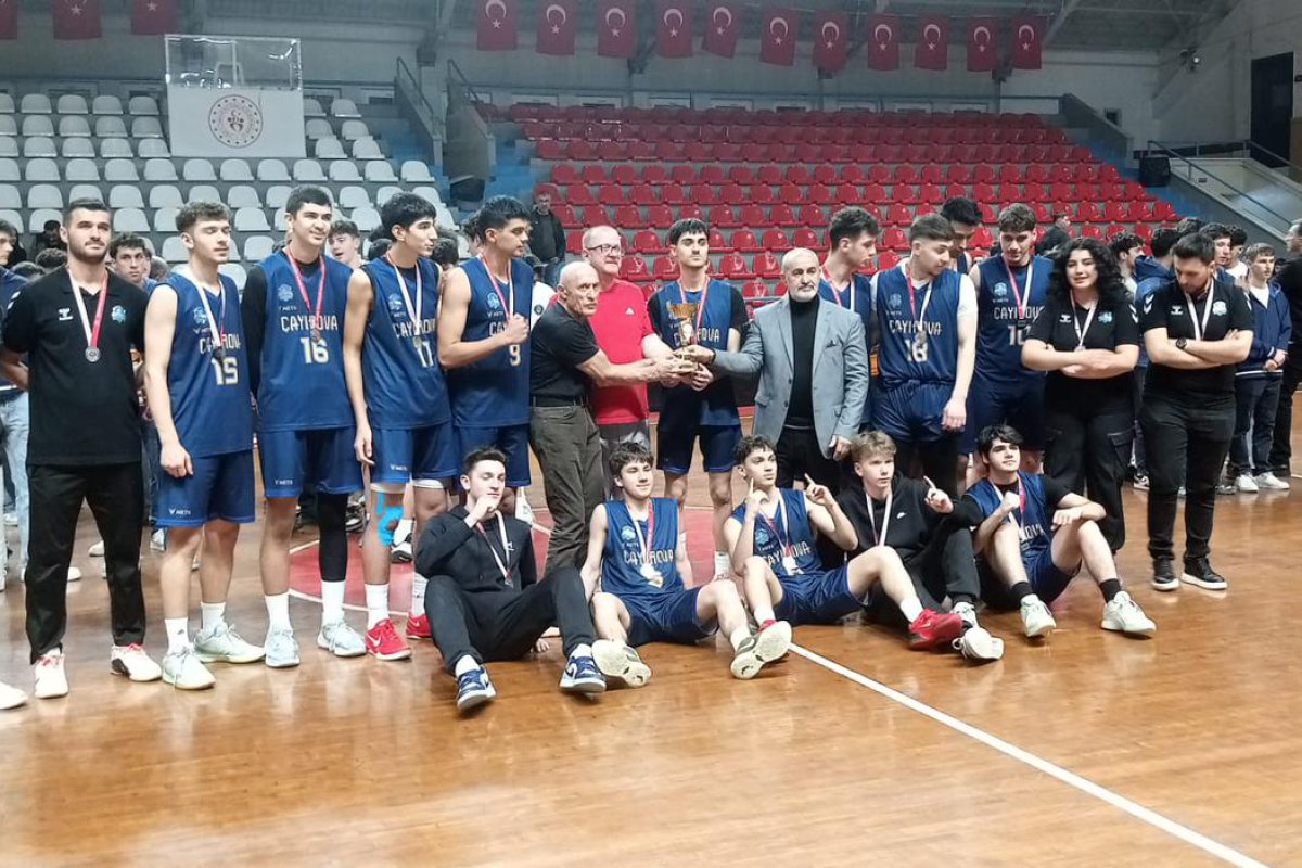 Çayırova’nın genç dev adamları Kocaeli ikincisi oldu