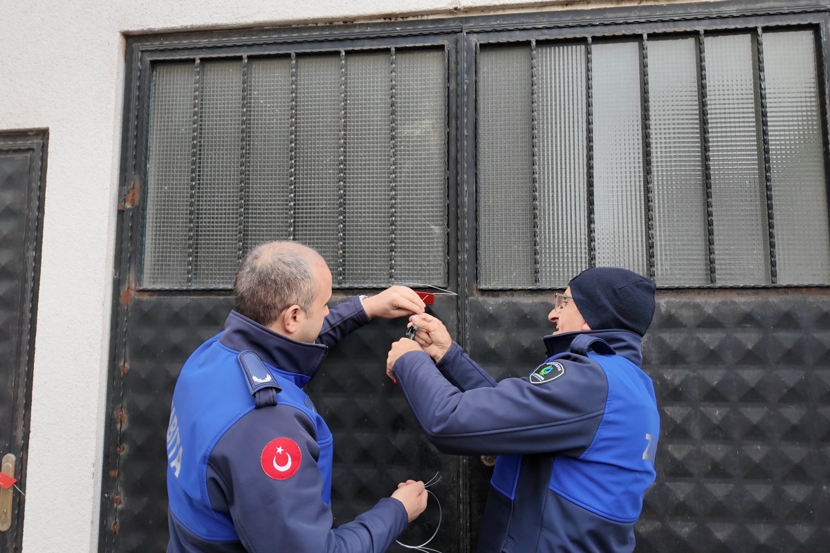 Çayırova Zabıtası, halk sağlığını hiçe sayan işletmeyi mühürledi