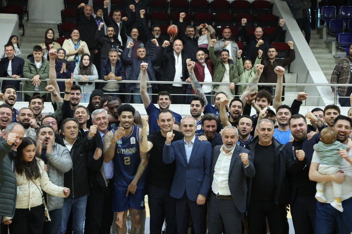 Türkiye Basketbol Ligi’nde şampiyon Çayırova Belediyesi!