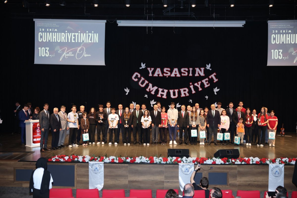  Cumhuriyetimizin 103. yılı Çayırova’da kutlandı
