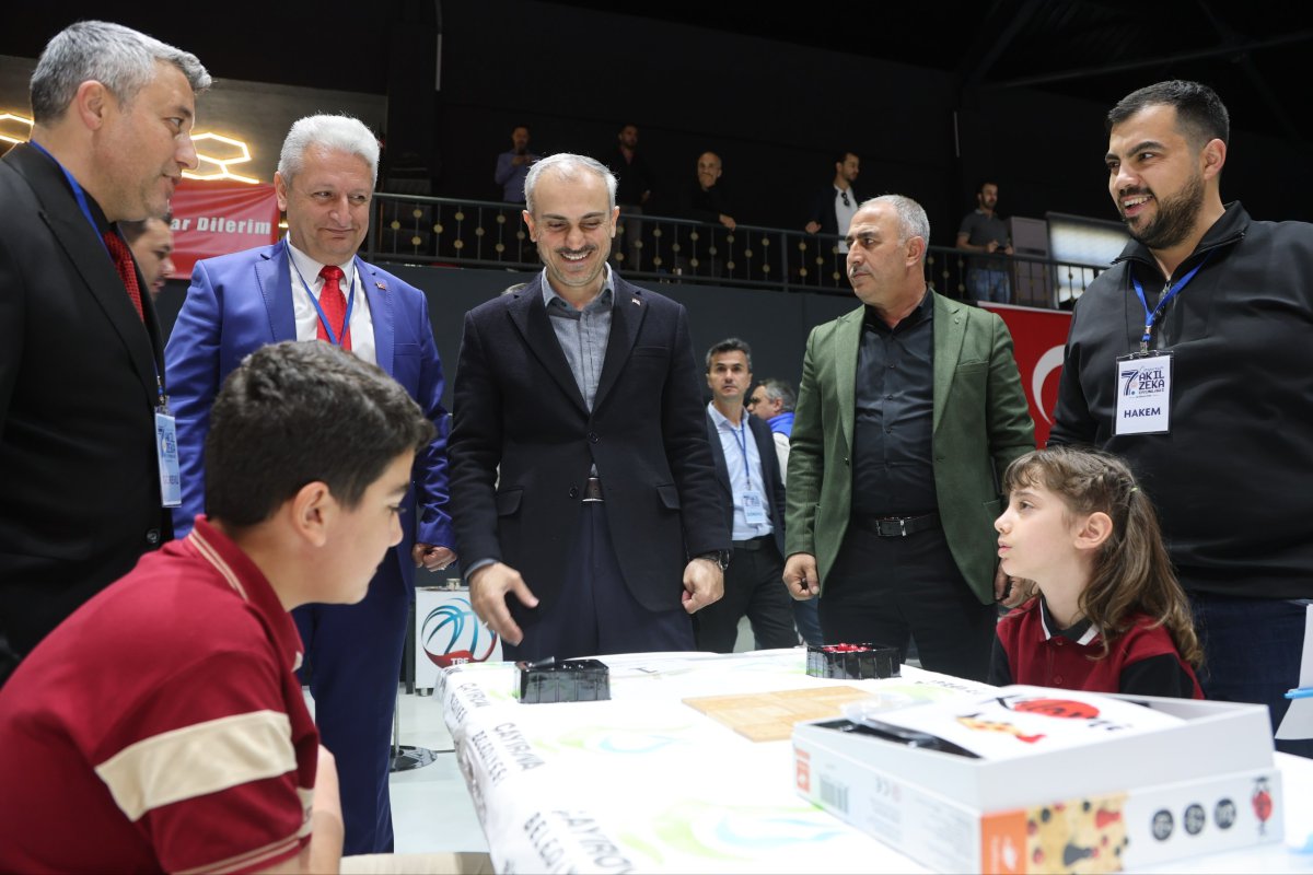 Çayırovalı öğrenciler, akıl ve zeka oyunlarında ter döküyor