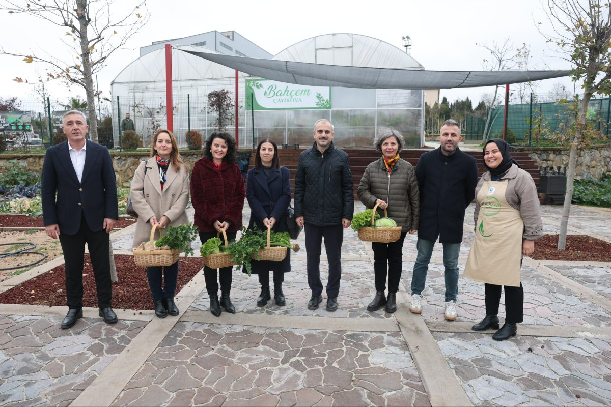  Bahçem Çayırova'da 'Toprak ve Sanat' atölyesi etkinliği gerçekleştirildi