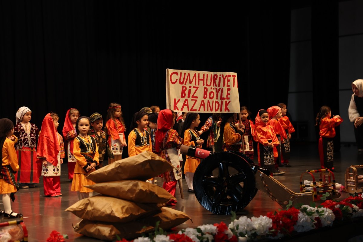 Çocuk kulüplerinde 29 Ekim Cumhuriyet Bayramı coşkusu