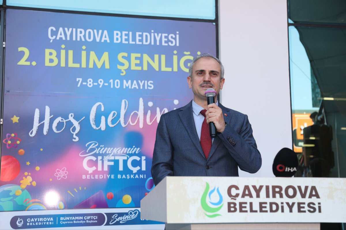 Çayırova Belediyesi 2. Bilim Şenliği ziyarete açıldı