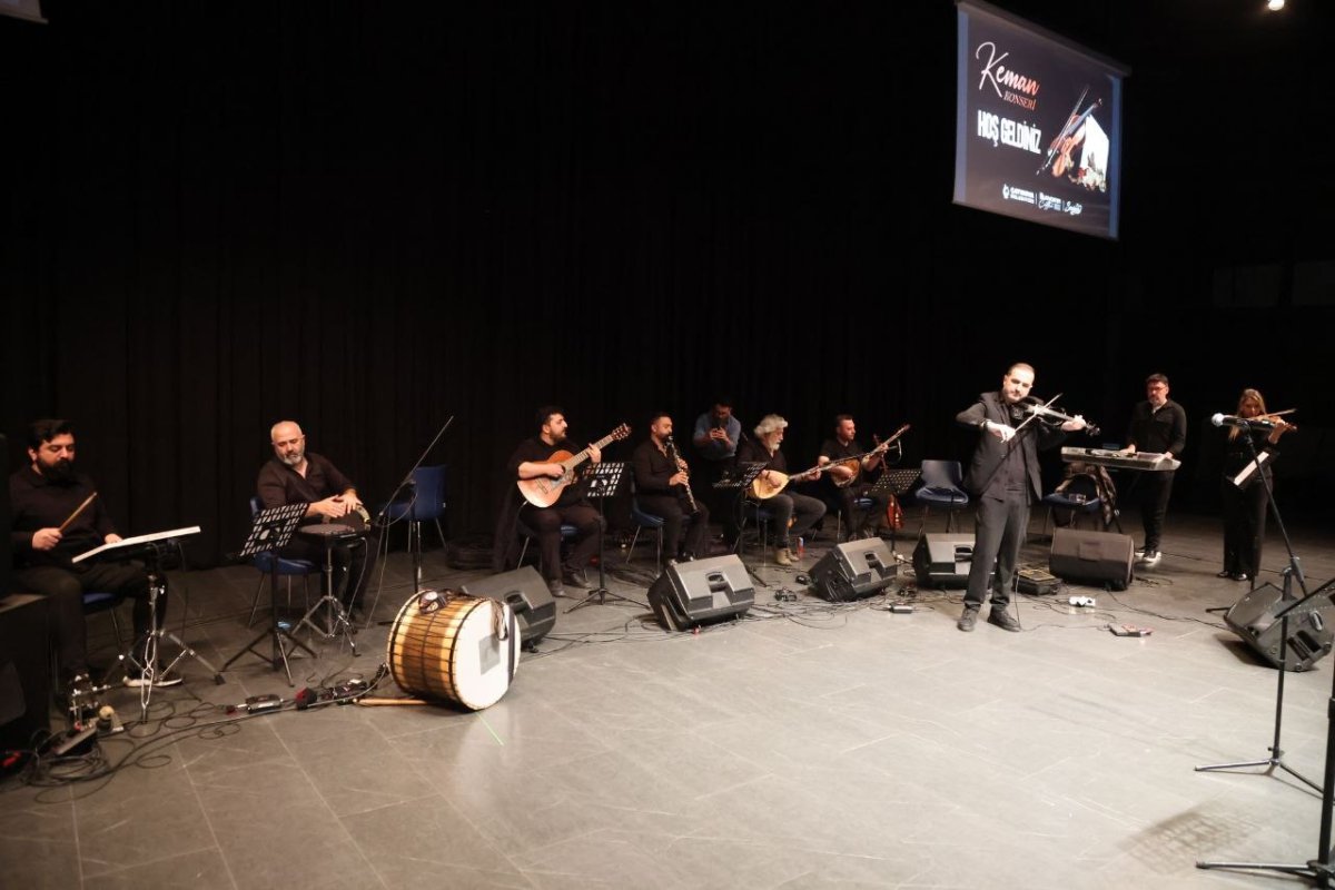 Çayırova’da keman dinletisi kulakların pasını sildi